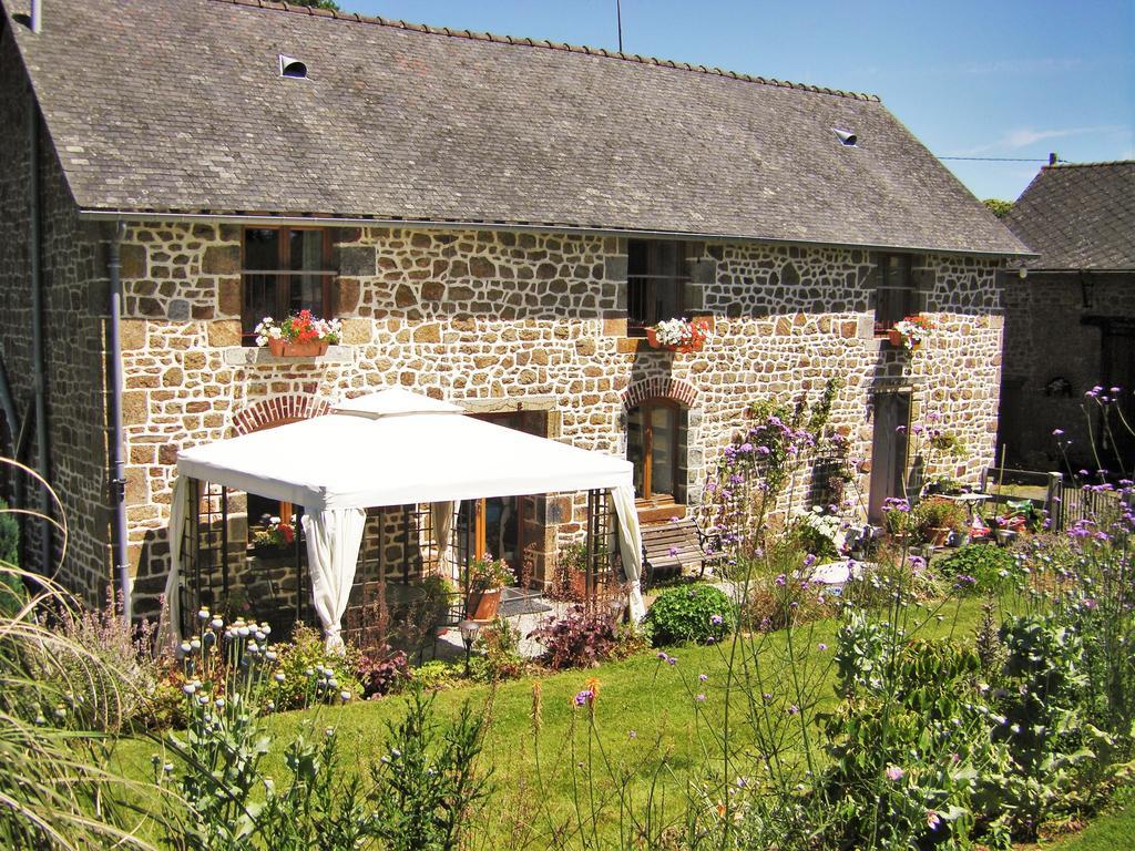 La Cloue Bed & Breakfast Sainte-Marie-du-Bois  ภายนอก รูปภาพ
