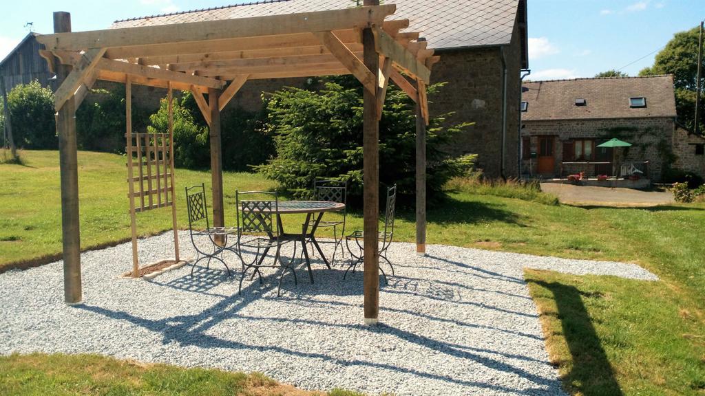 La Cloue Bed & Breakfast Sainte-Marie-du-Bois  ภายนอก รูปภาพ