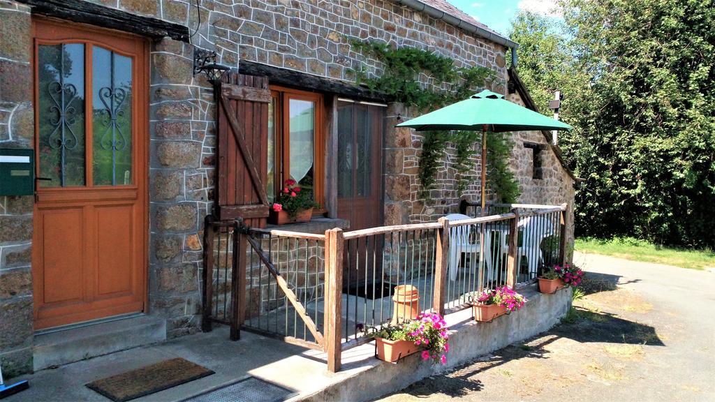 La Cloue Bed & Breakfast Sainte-Marie-du-Bois  ภายนอก รูปภาพ